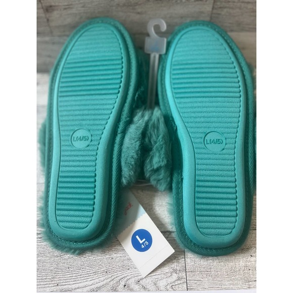 Cat & Jack Girls Turquoise Crossband Fur slippers Large 4/5 - Picture 2 of 4